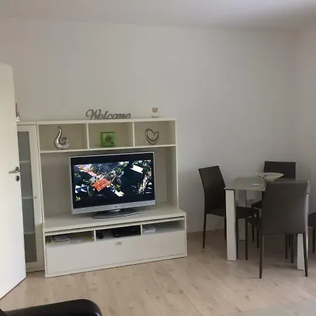 Direkt Am Lift Apartament *